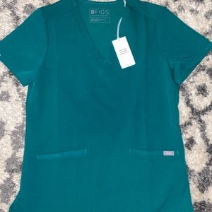 Brand new hunter green fig too small